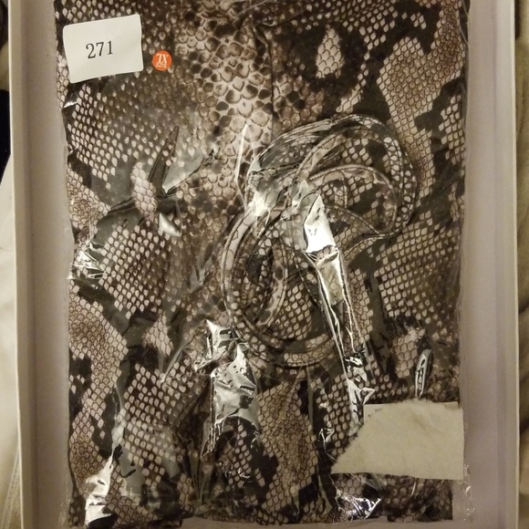 Snakeskin Printed Twilled Satin One Peace - Picture 6 of 7